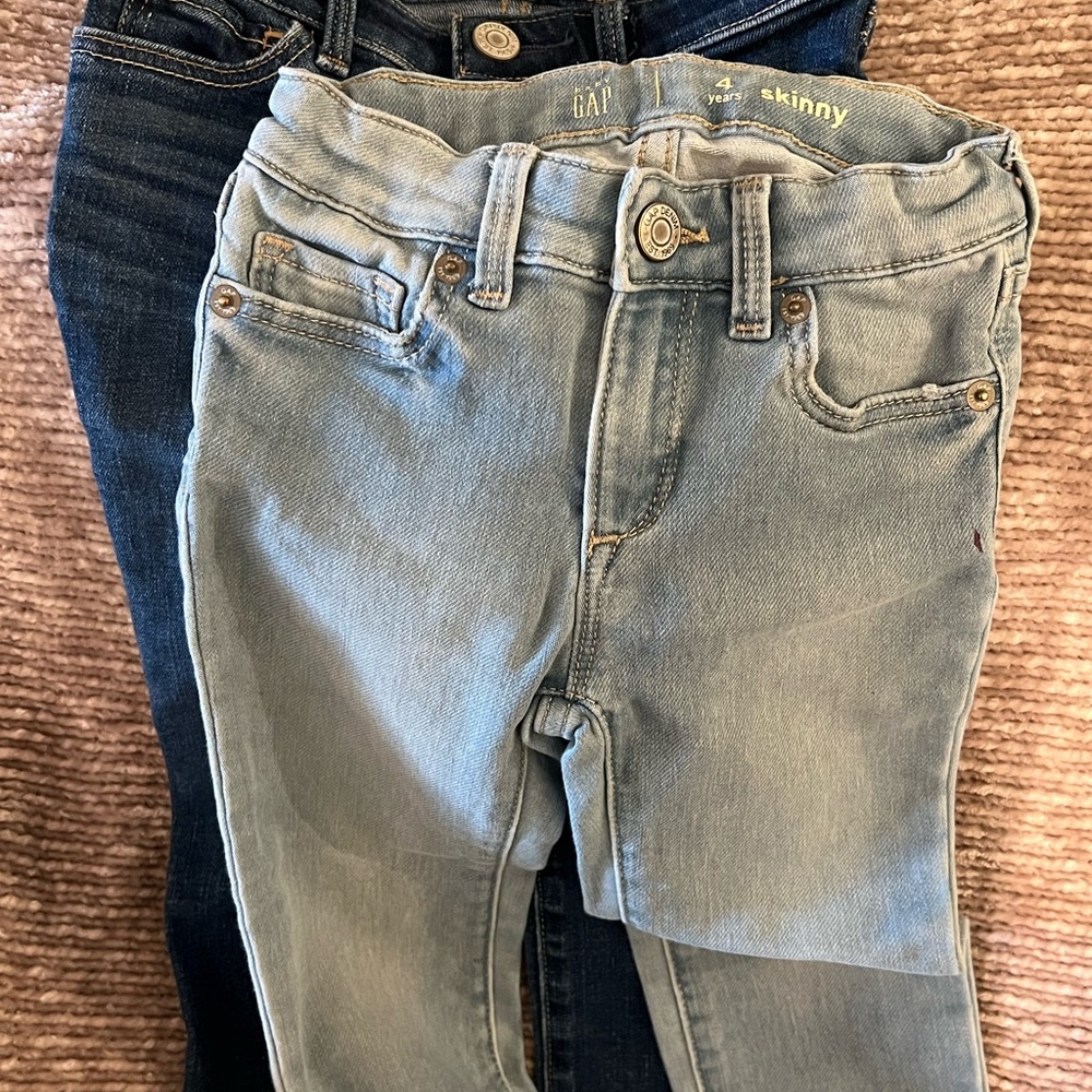 Set of 2! Light and dark denim Gap Jean bottoms for Toddlers size 4 Years NEW
